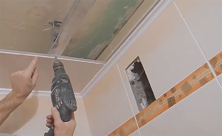 Как закрепить панели пвх на потолке и крепление обшивки на балконе пластиковой