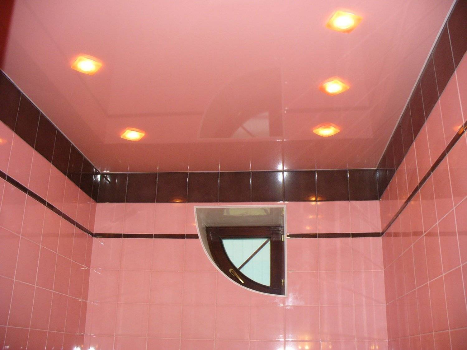 Какой выбрать потолок для ванной комнаты: 88 фото, современные идеи оформления