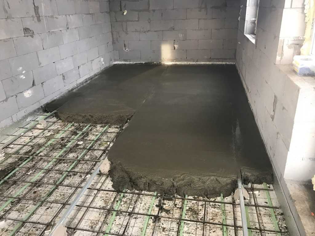 Чем обработать бетонный пол от пыли – простые варианты