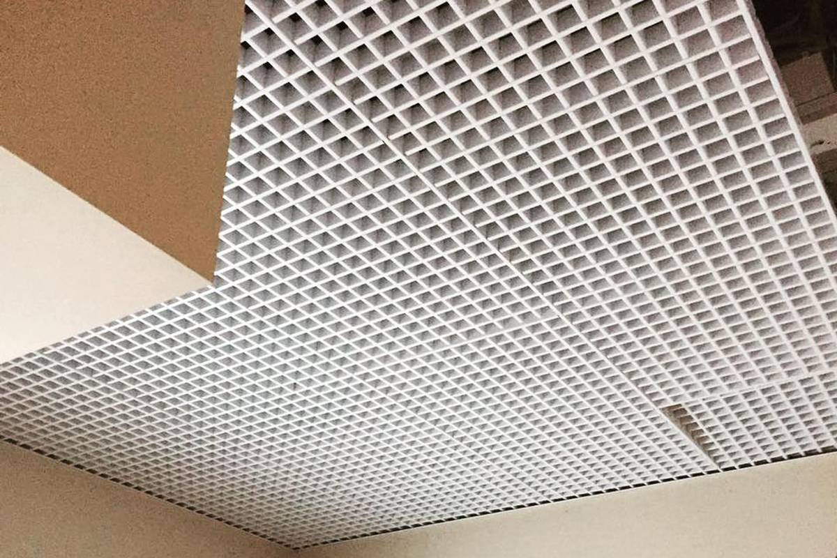 Подвесные потолки из оцинкованной стали, металлический потолок