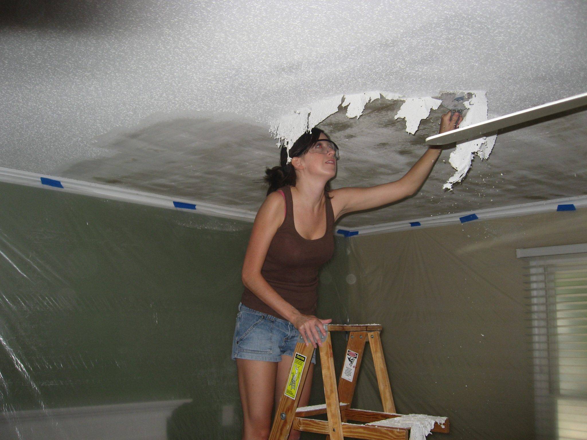 Как можно исправить полосатость на свежеокрашеном потолоке из гипсокартона?
