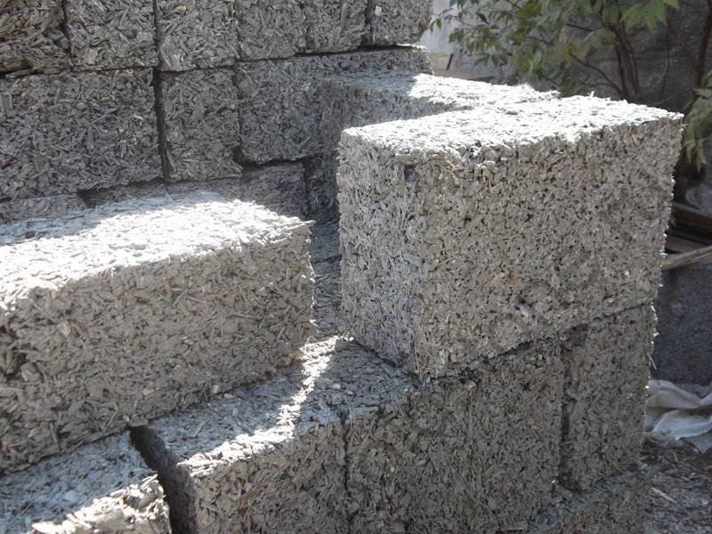 Преимущества и недостатки блоков из опилок и цемента
