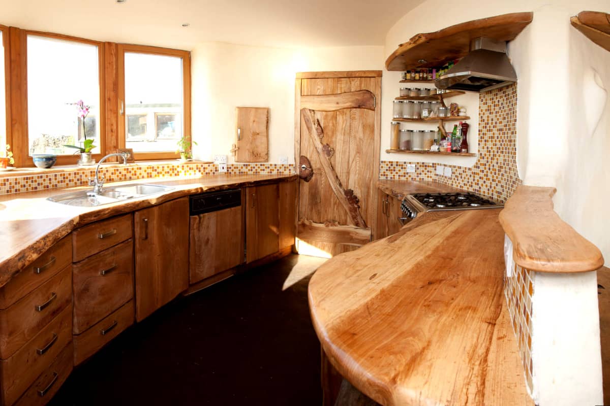 Оригинальная столешница из слэба на кухню: изготовление из цельного среза дерева