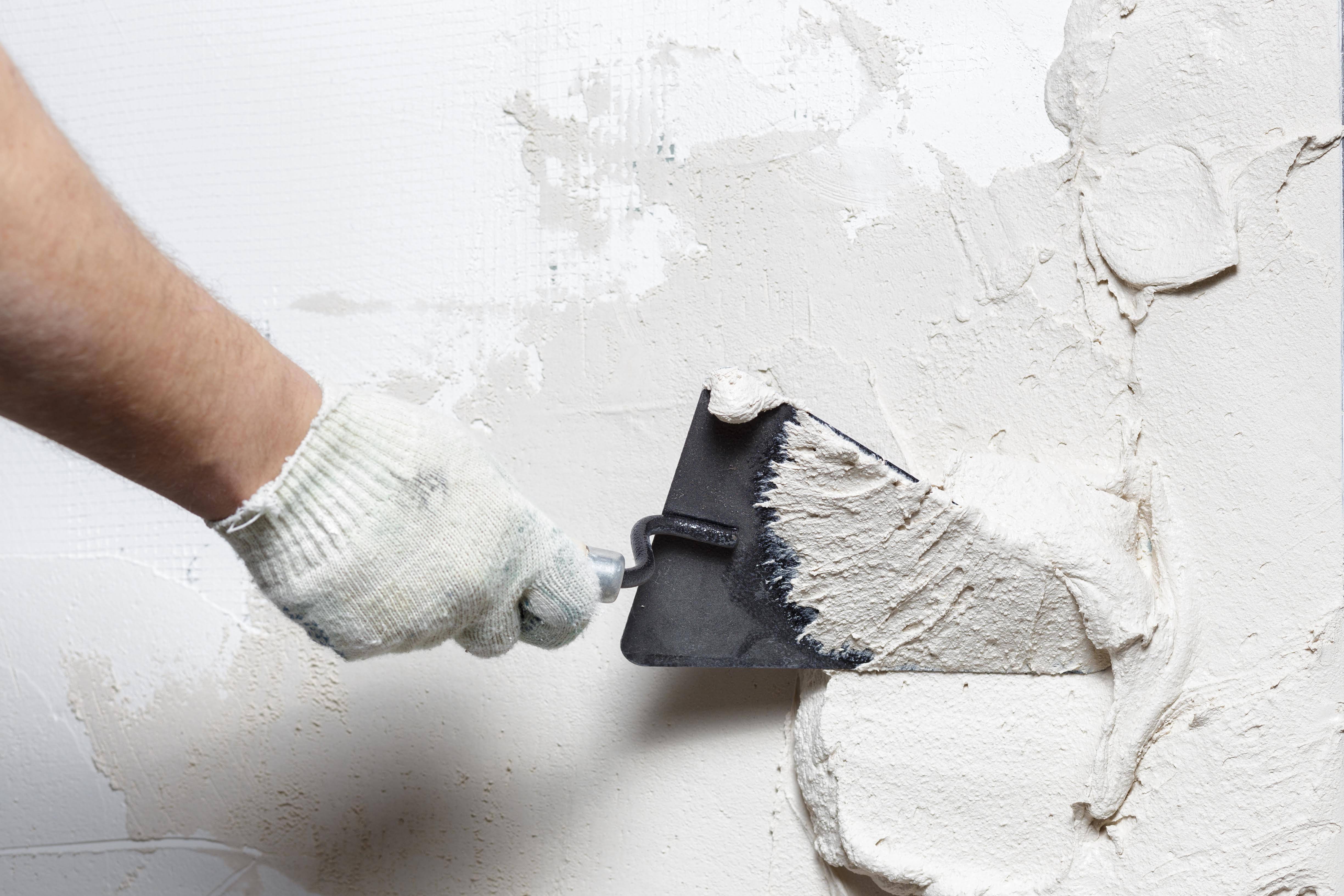 Штукатурка под покраску: требования к отделке стен, выбор материала, технология и видео инструкция как штукатурить под краску или обои своими руками