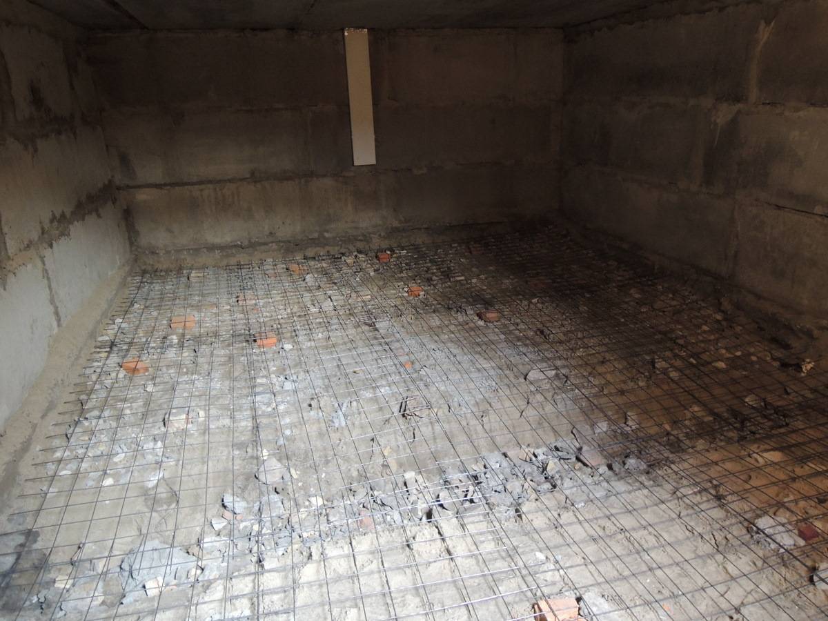 Заливка пола в подвале бетоном