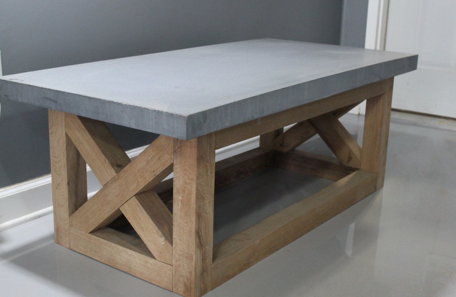 Мебель из бетона: обзор возможных вариантов и их применение в современном интерьере