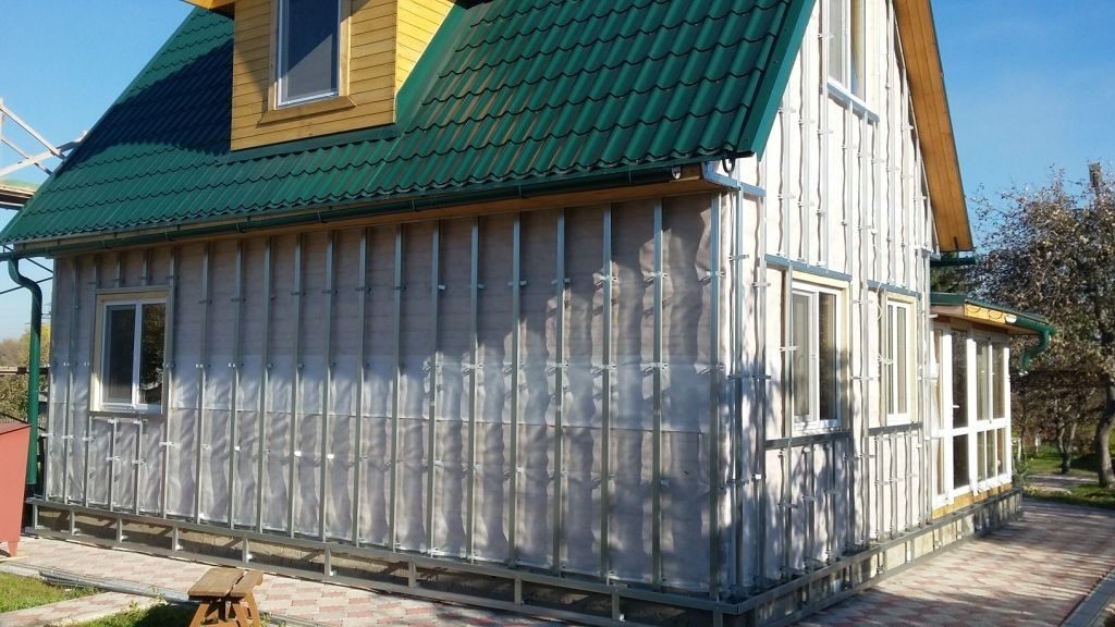 Как обшить дом профлистом своими руками: технология отделки фасада металлопрофилем (фото, видео)