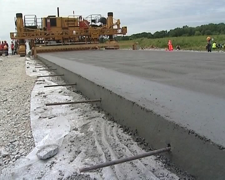 Строительство бетонной дороги