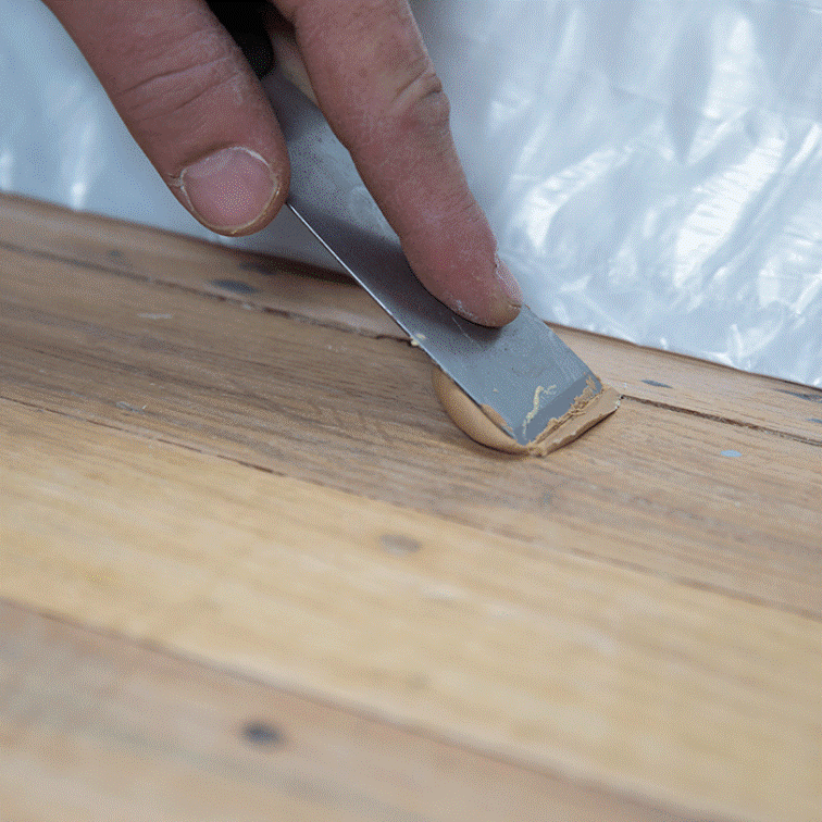 Выровнять пол шпаклевкой как выправить бетонное или деревянное покрытие под ламинат, с помощью какой смеси, есть ли рецепт масляной замазки для выравнивания