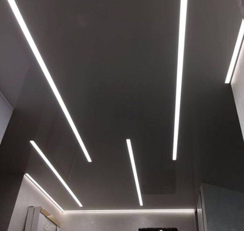 Парящий натяжной потолок с подсветкой: выбор профиля и монтаж своими руками
