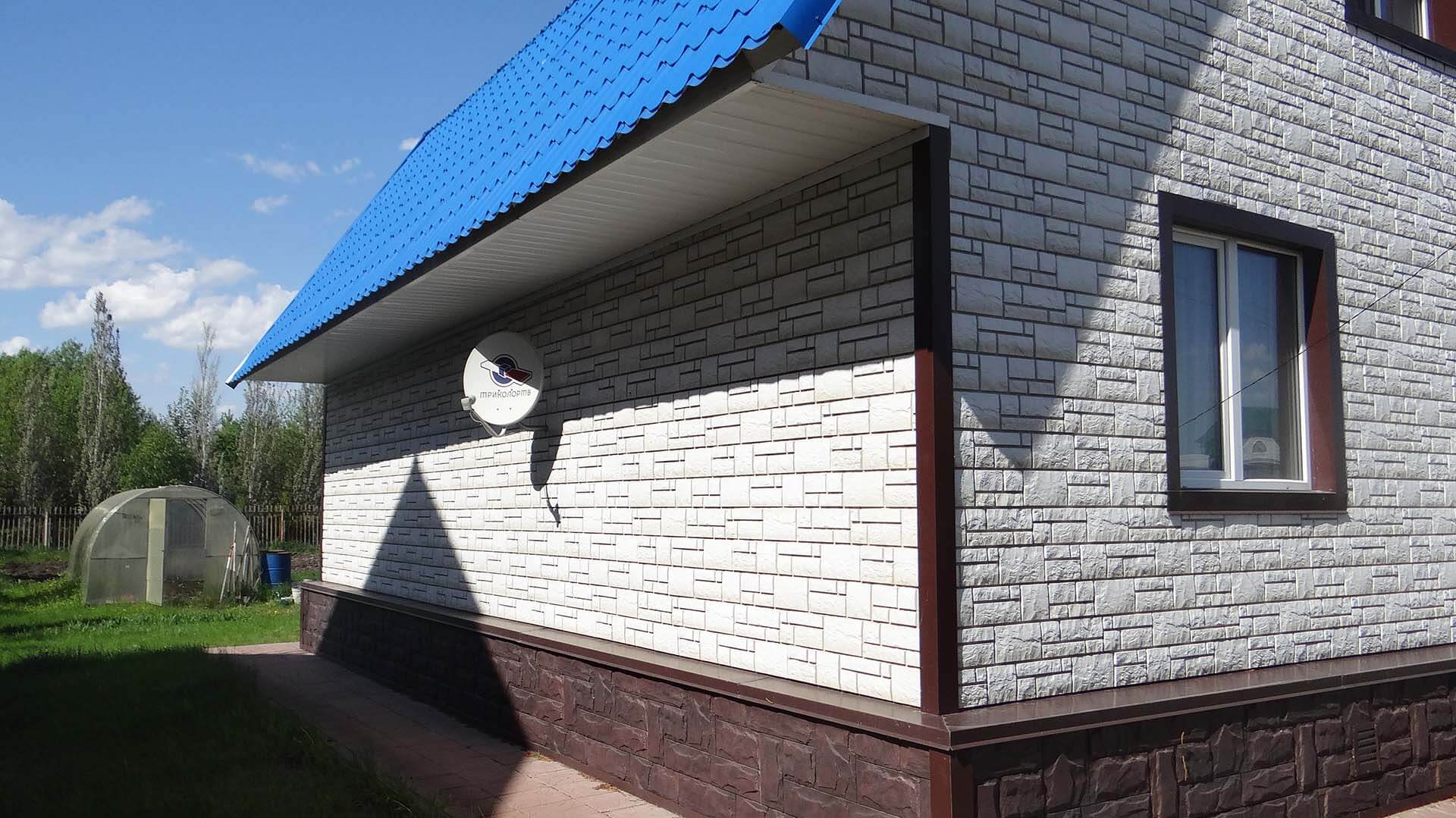 Цокольный и фасадный сайдинг под кирпич: металлический, виниловый, фиброцементный (фото домов)