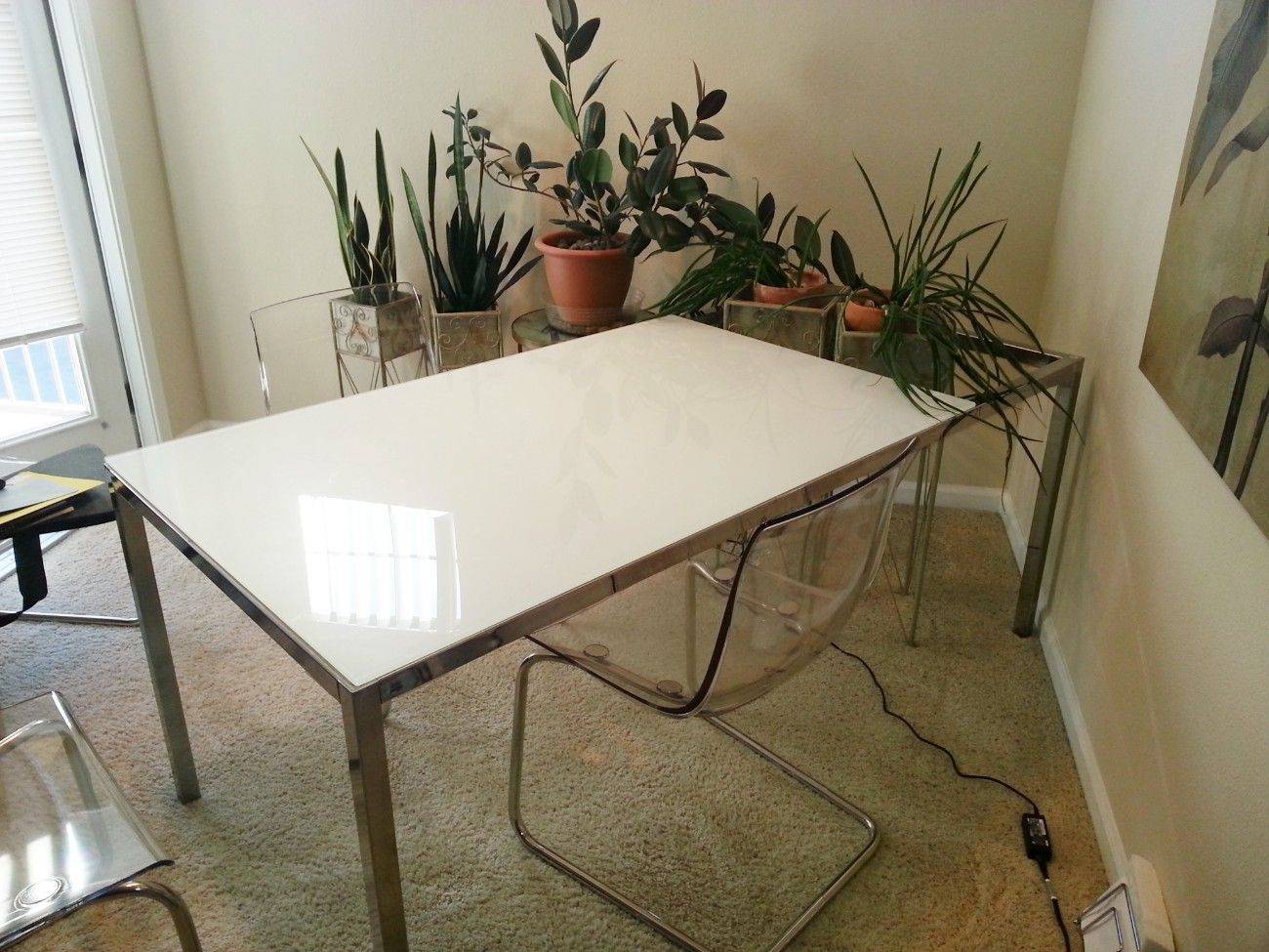 Стеклянный стол на кухню (7 фото): отзывы, какие лучше брать, плюсы и минусы