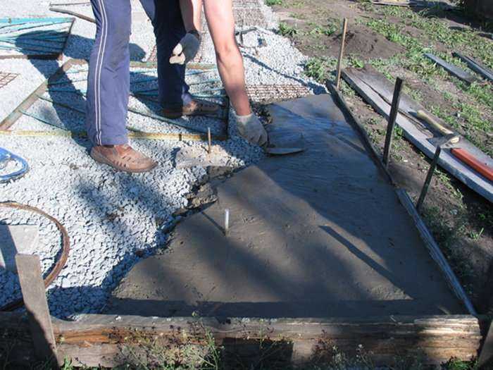 Дорожки из бетона: как залить своими руками - руководство