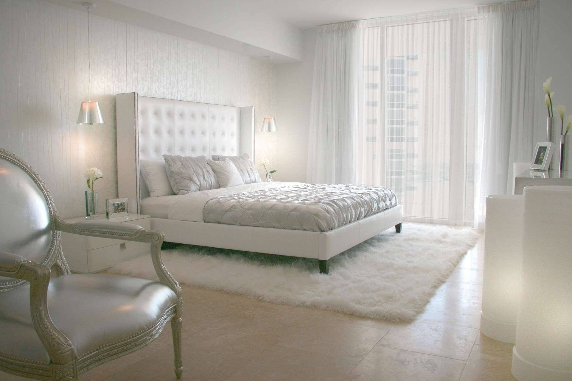 Преимущества белой мебели для спальни, основные предметы гарнитура