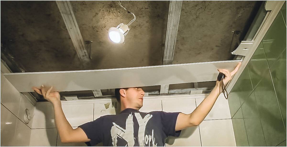 Как крепить пластиковые панели к потолку: крепление панелей пвх на потолок, как крепить, как закрепить, прикрепить пластик