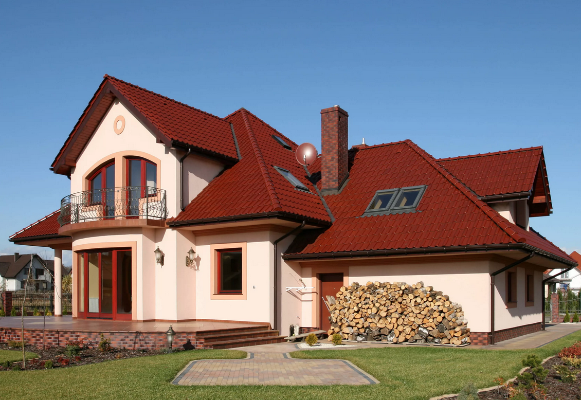 Различные формы и конструкции крыши частных домов