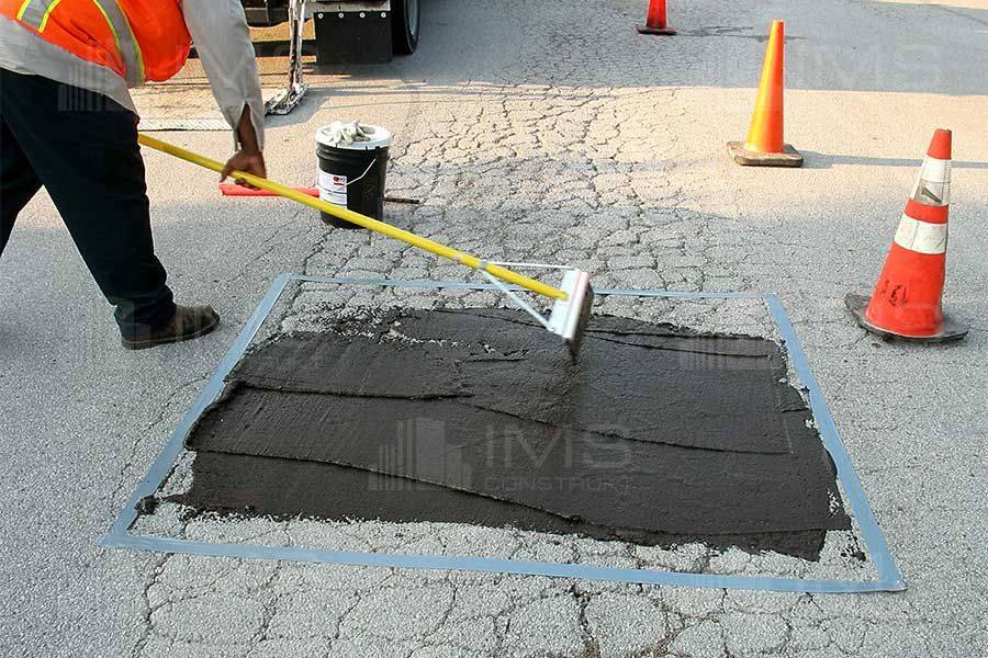 Технология укладки асфальта на бетонное основание. когда рекомендуется укладка однослойного асфальта?