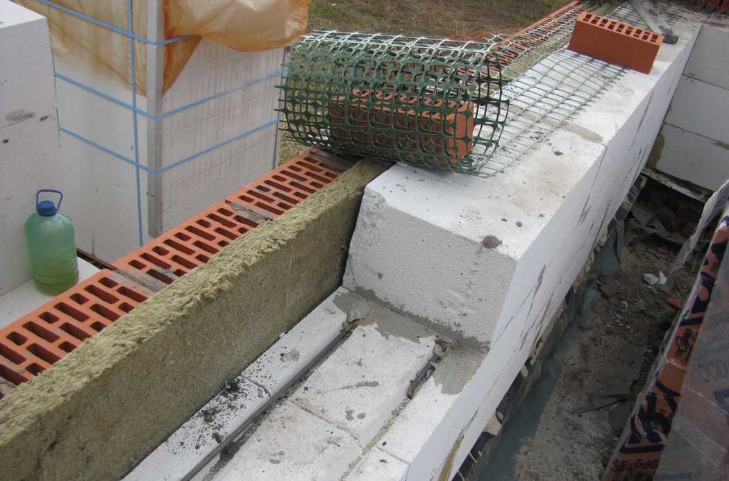 Армирование газобетонной кладки из блоков сеткой