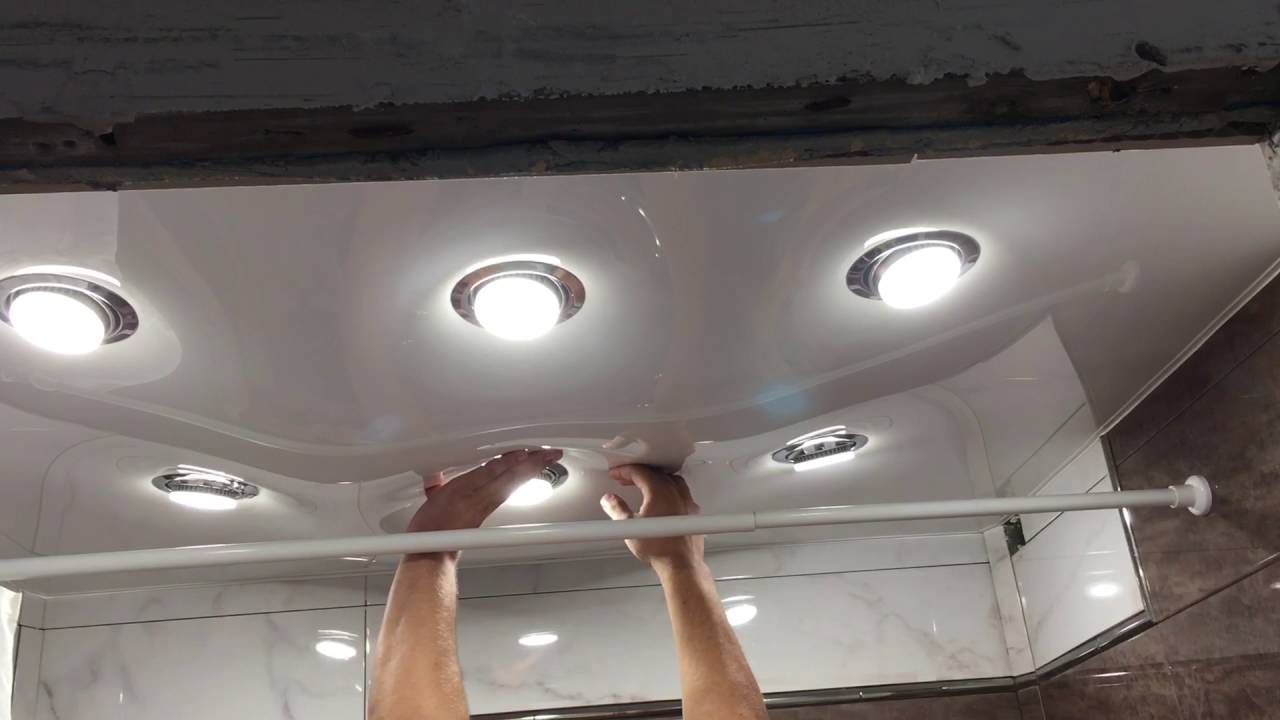 Как слить воду с натяжного потолка самостоятельно — пошаговая инструкция