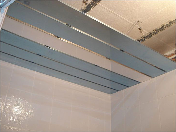 Как монтировать, крепить реечный потолок в ванной. технология монтажа | вотэторемонт ру | дзен