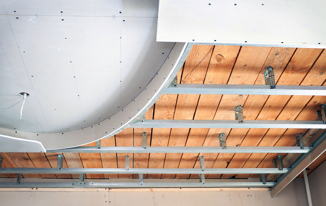 Натяжной потолок или гипсокартон: что лучше, что дешевле, что экологичнее?