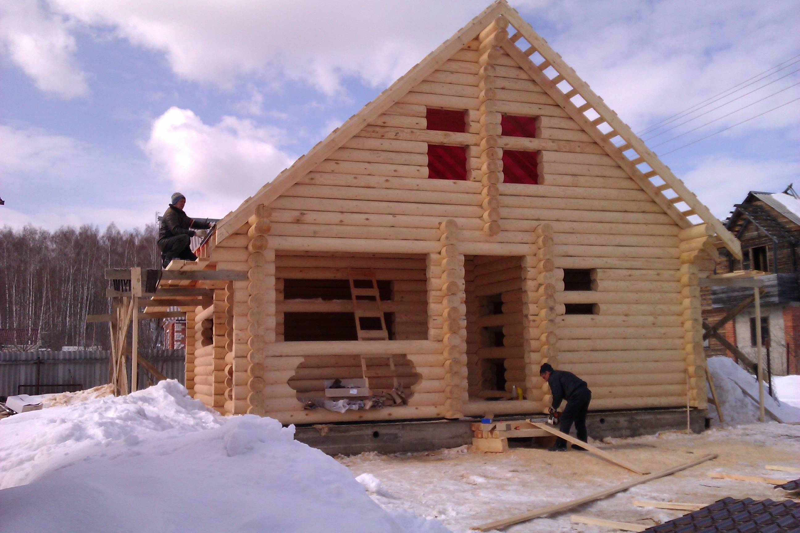 Строительство домов в зимнее время, плюсы и минусы