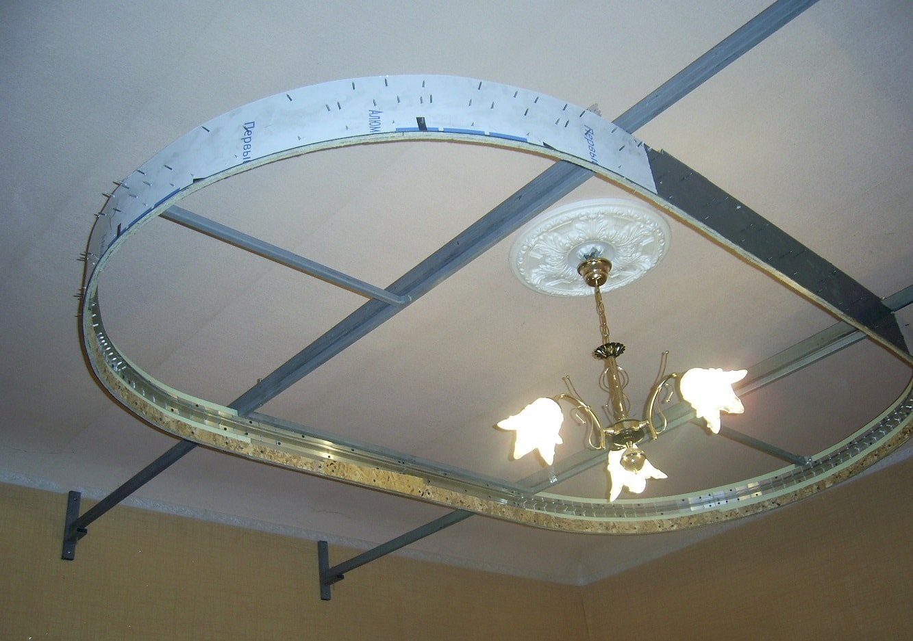 Двухуровневые натяжные потолки с подсветкой (200+ фото)