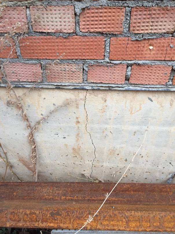 Трещины в бетоне после заливки: как устранить