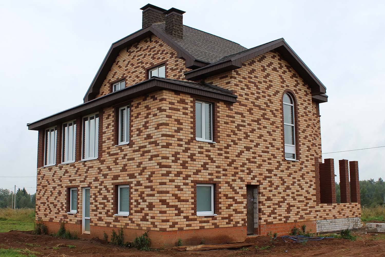 Дом из облицовочного кирпича цвет солома