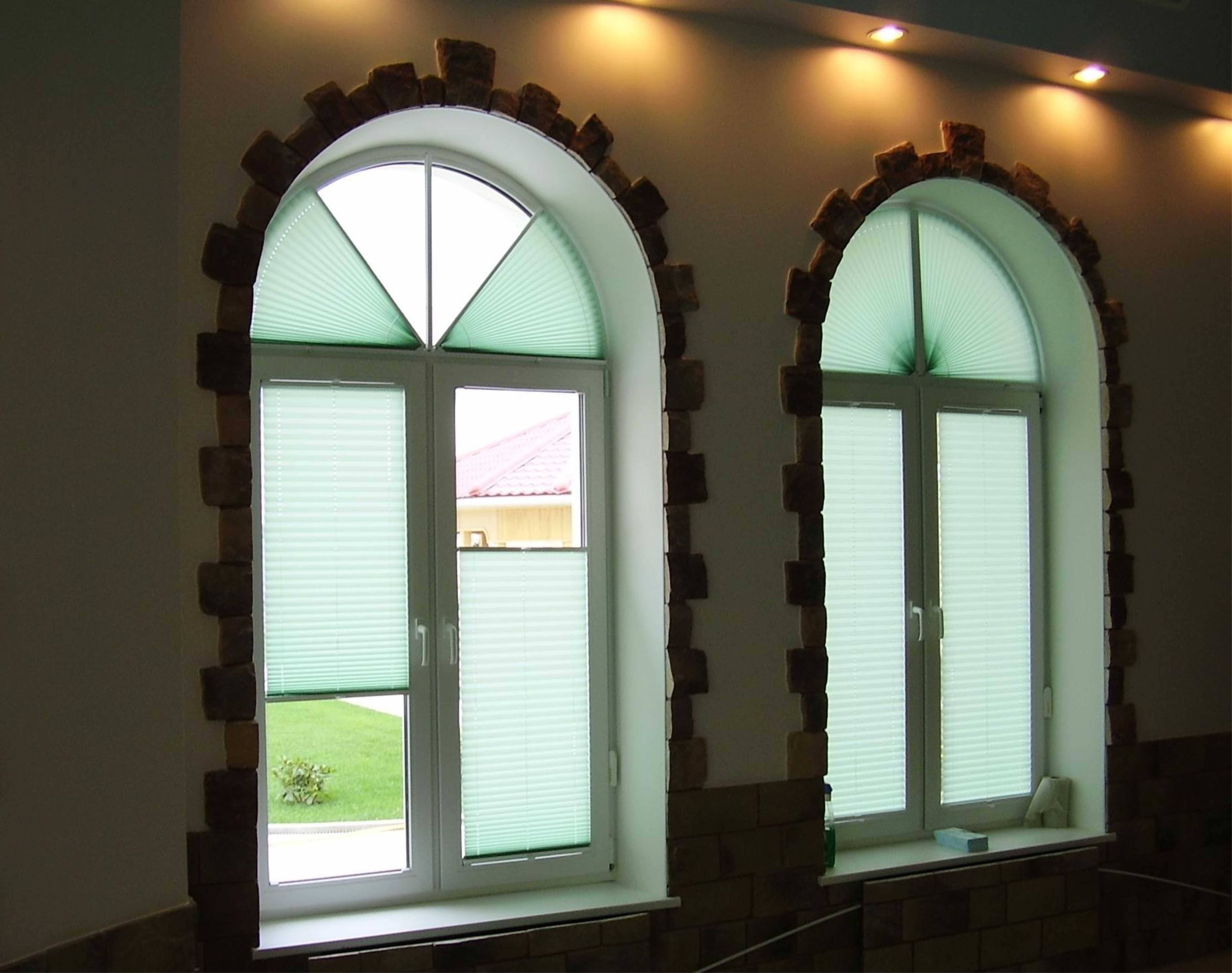 Арочные окна в интерьере: варианты отделки и оформления, как подобрать шторы