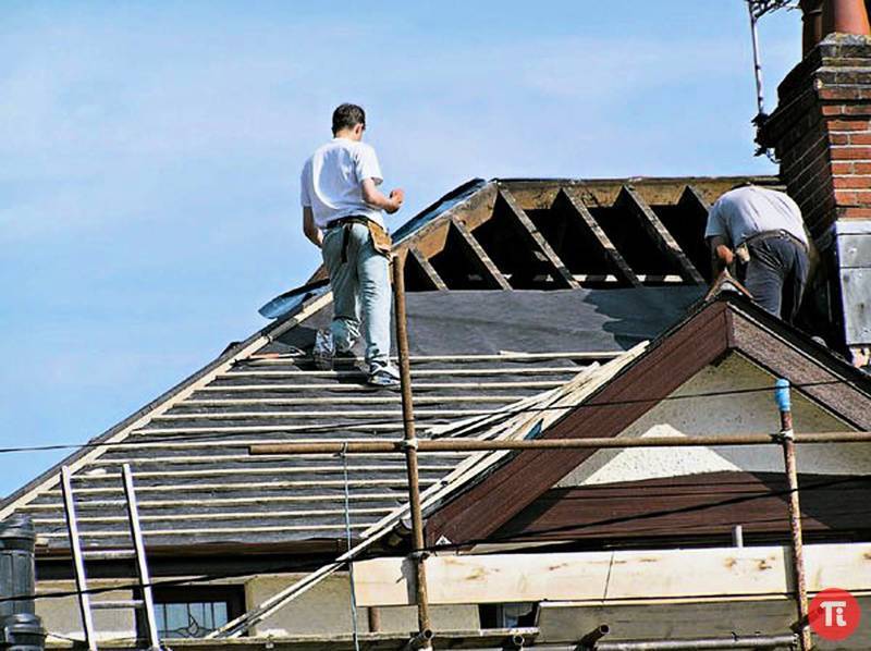 Ремонт крыши своими руками: инструкции и техника безопасности по правильному ремонту кровли дома