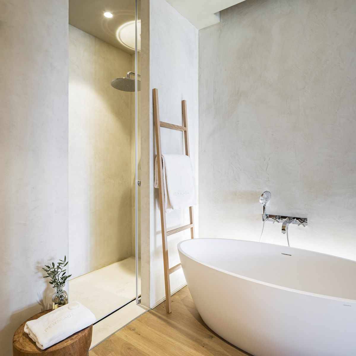 Штукатурка для ванной комнаты - цементная, гипсовая и известковая