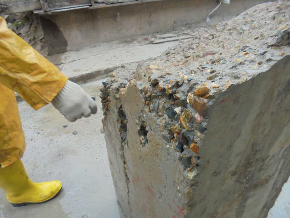 Крошится бетон: что делать, почему поисходит разрушение