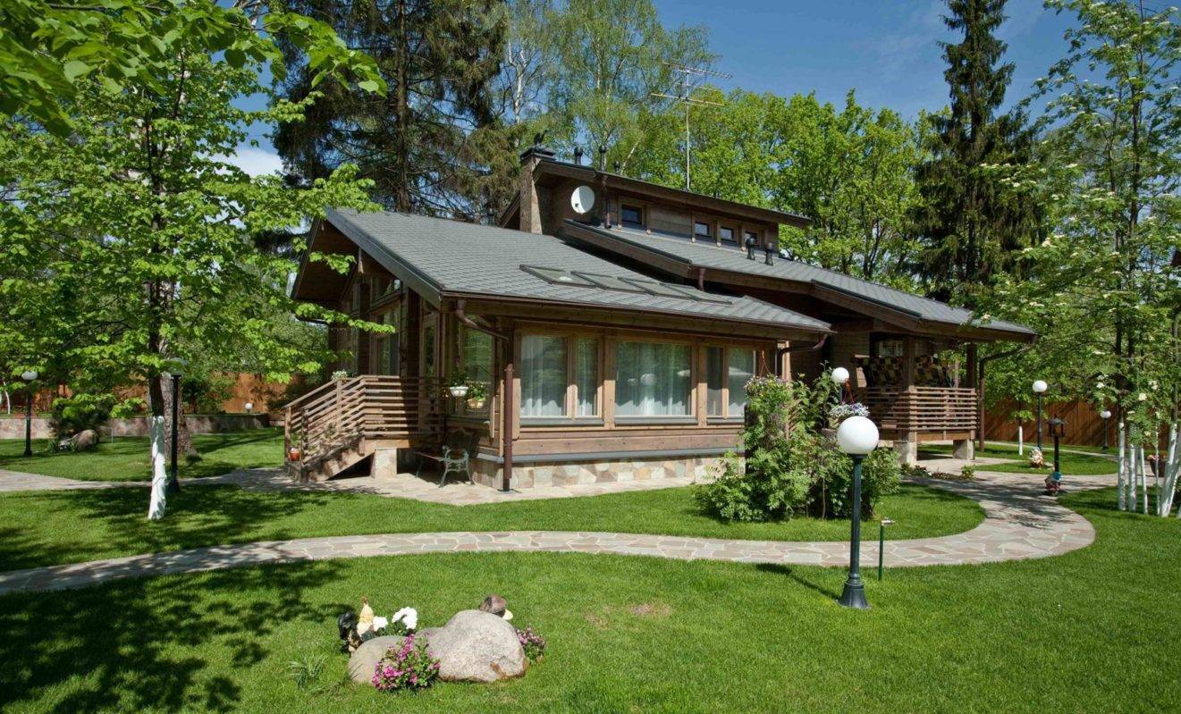 Одноэтажные финские дома из бруса с верандой: как возводится деревянная постройка
